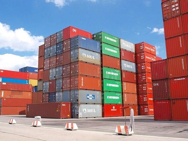 Image of containers, each representing a virtual machine in a remote Kubernetes cluster